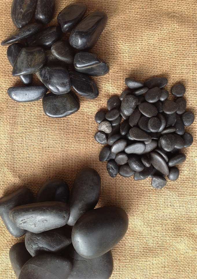 Black Polished Pebbles 2040mm Down To Earth Garden